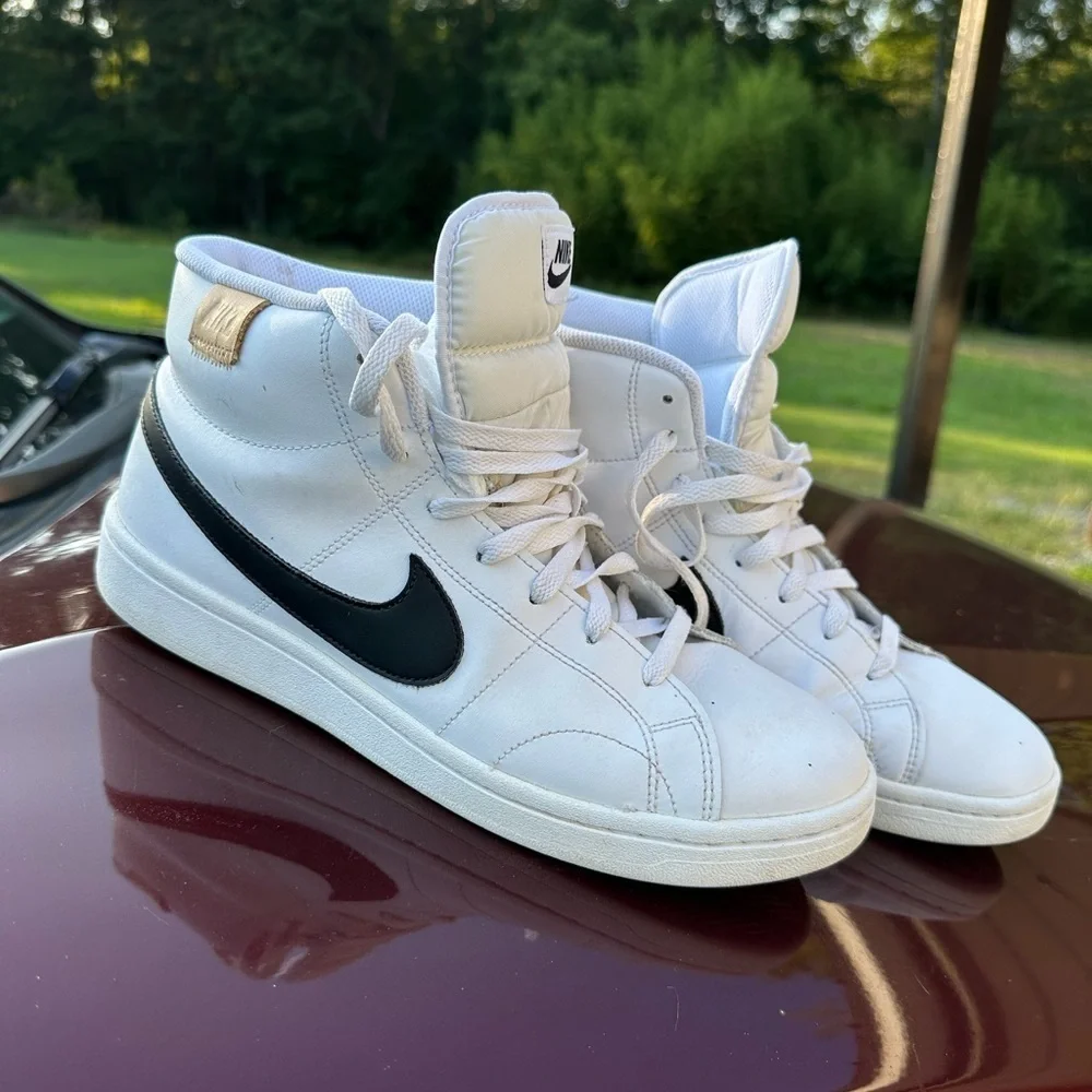 Nike Men's White and Black Sneakers